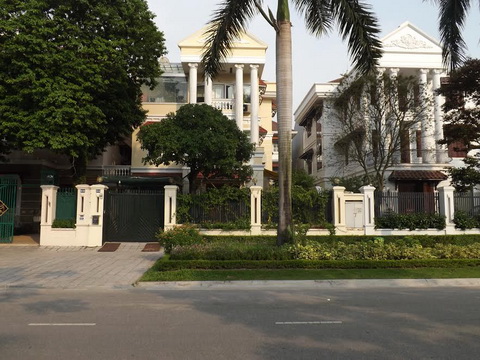 Nhiều bảo vệ túc trực quanh nhà ông Trịnh Xuân Thanh