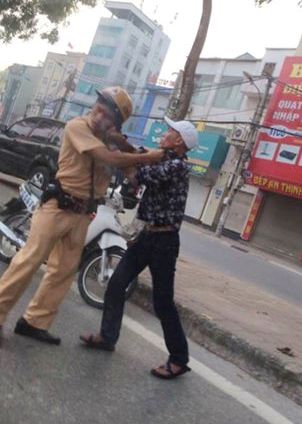 Dừng xe của thanh niên xăm trổ, trung úy CSGT bị hành hung