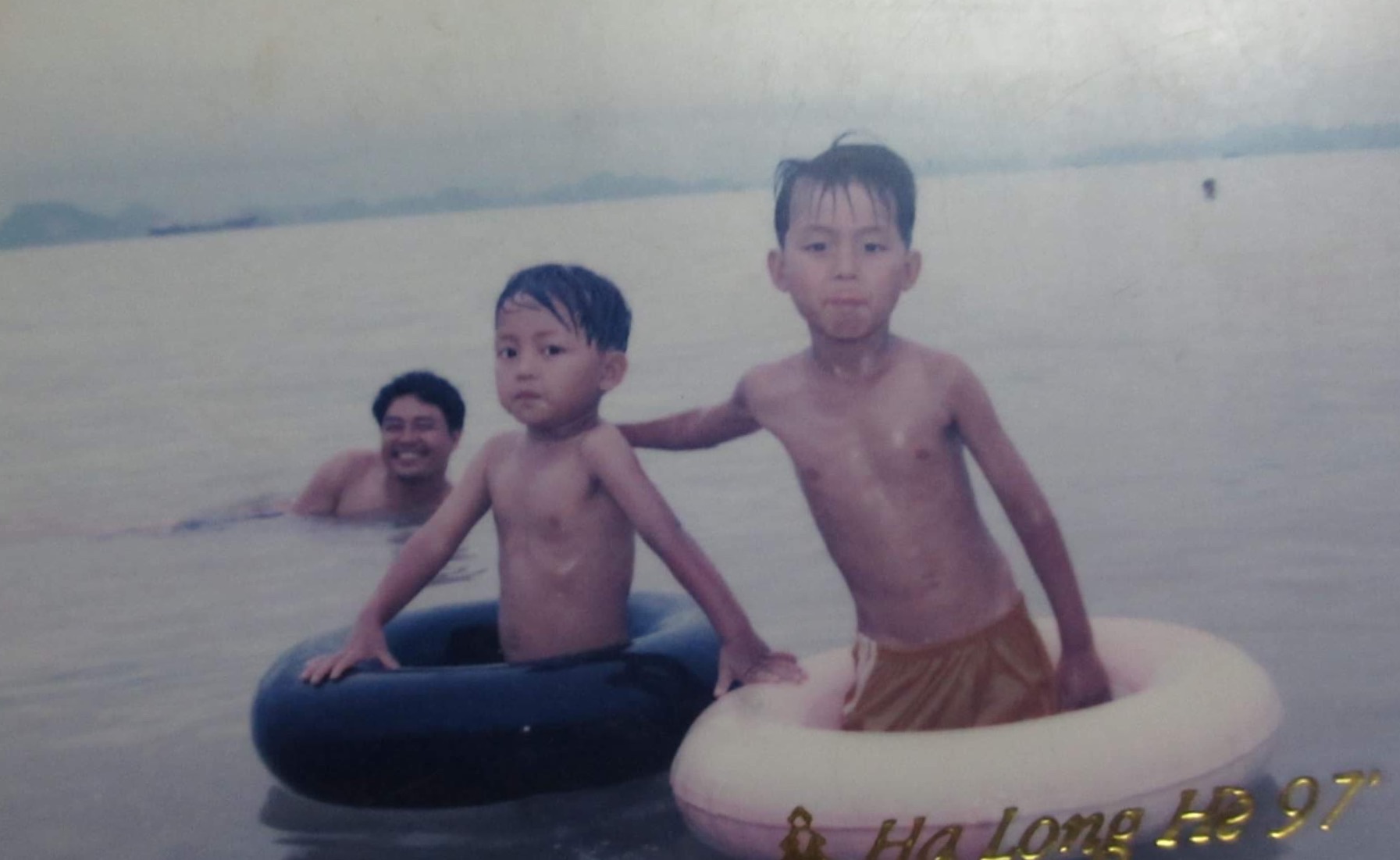 Hé lộ về tuổi thơ kém may mắn của Việt Thắng Idol