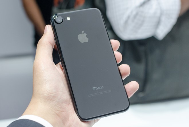 iPhone 7 bán không chạy bằng iPhone 6s