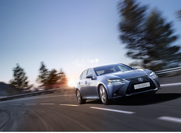 Lexus GS Turbo 2016 giá 3,1 tỷ tại Việt Nam