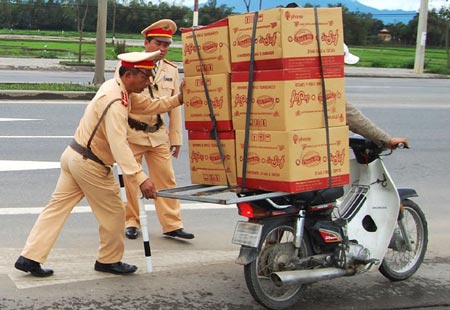 Chủ tịch Hà Nội lệnh xử nghiêm xe chở hàng cồng kềnh