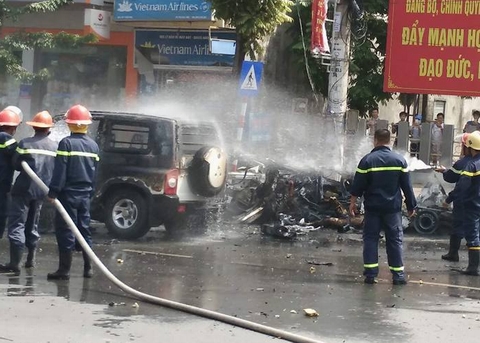 Điều tra nguyên nhân vụ nổ ô tô khiến hai người chết
