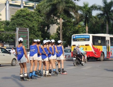 Kids Plaza gửi lời xin lỗi tới người tham gia giao thông vì đã để hoạt động ảnh hưởng tới việc lưu thông trên phố của người đi đường.
