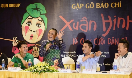 Xuân HInh trong buổi gặp gỡ báo chí giới thiệu về liveshow Xuân Hinh.