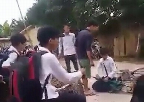 Nam sinh lớp 8 tự tử sau khi bị đánh, làm nhục trước bạn bè