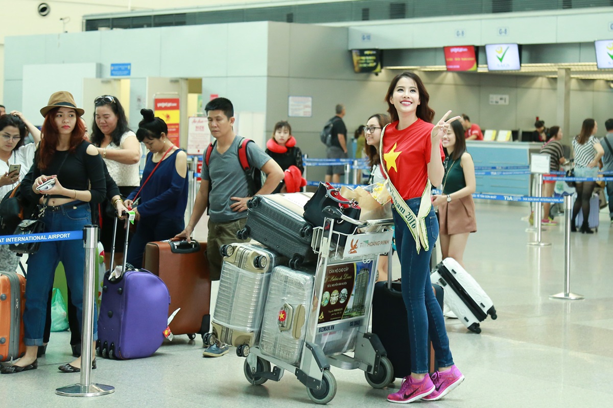 Nam Em đến Miss Earth sớm hơn 2 ngày