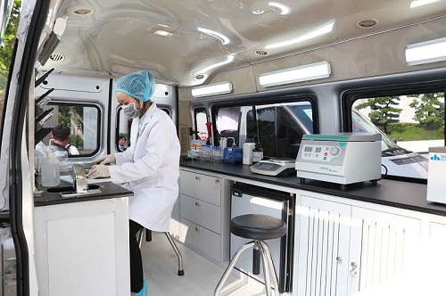 Vingroup tặng Hà Nội 3 xe kiểm nghiệm thực phẩm