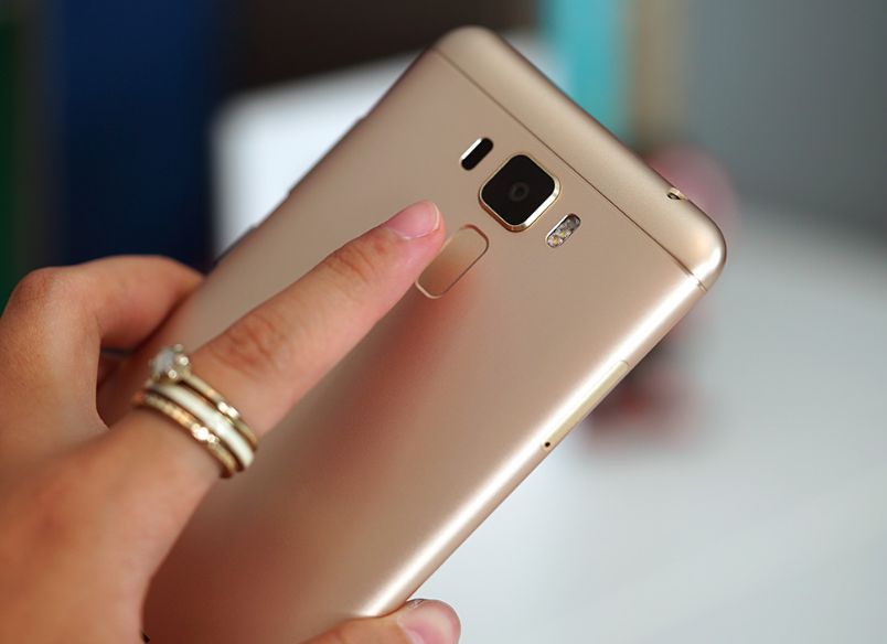 Smartphone chụp ảnh đẹp giá tầm trung nên chọn