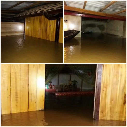   22h đêm, người dân Hương Khê, Hà Tĩnh di dời tài sản để tránh lũ