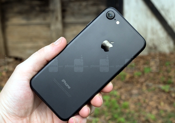 Một nửa người dùng Note 7 chuyển sang mua iPhone 7