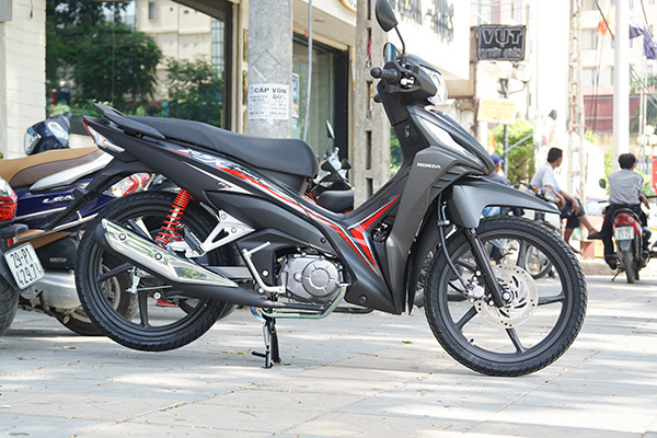 Honda Wave RSX 2017 tới đại lý