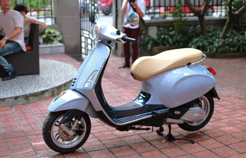 Vespa cẩn trứng độc, lạ ở Việt Nam giá 425 triệu