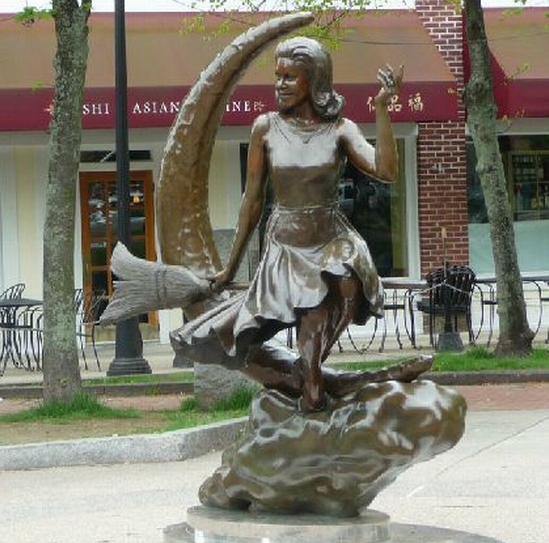 Tượng phù thủy ở Salem