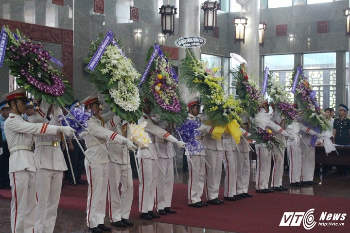 Trang nghiêm, xúc động tiễn đưa 3 phi công về với đất mẹ