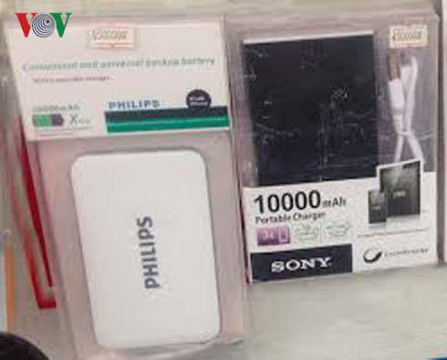Cận trọng với nguy cơ cháy nổ từ các loại pin sạc dự phòng giá rẻ
