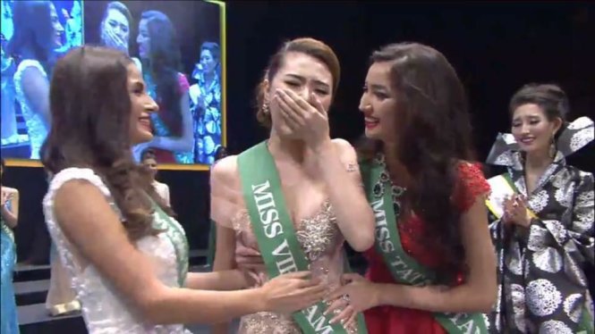 Ngọc Duyên đăng quang Nữ hoàng Sắc đẹp Toàn cầu 2016