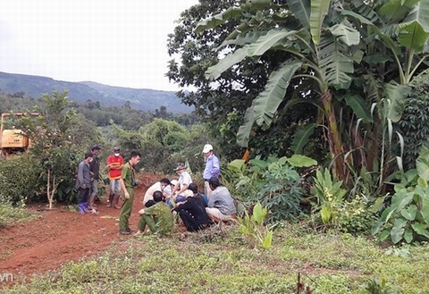 ực lượng Công an, Quân đội được huy động để bảo vệ nghiêm ngặt hiện trường. Chốt bảo vệ được lập di động để kiểm soát không cho người lạ mặt vào hiện trường (Ảnh: Zing.vn)