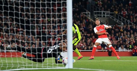 Arsenal, Liverpool vào tứ kết Cúp Liên đoàn