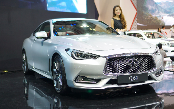 Cận cảnh Infiniti Q60 đầu tiên về Việt Nam