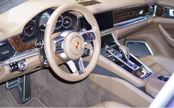 Nội thất Porsche Panamera 2017