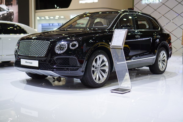 Cận cảnh SUV siêu sang Bentley Bentayga tại Việt Nam
