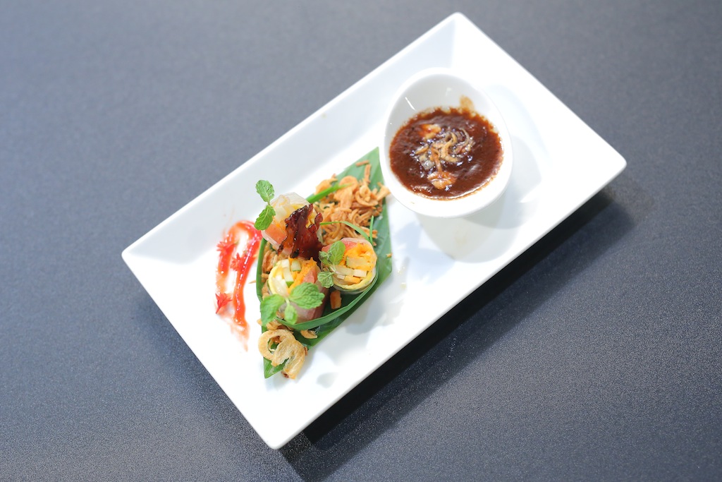Thanh Hải ghi điểm với món Bò bía