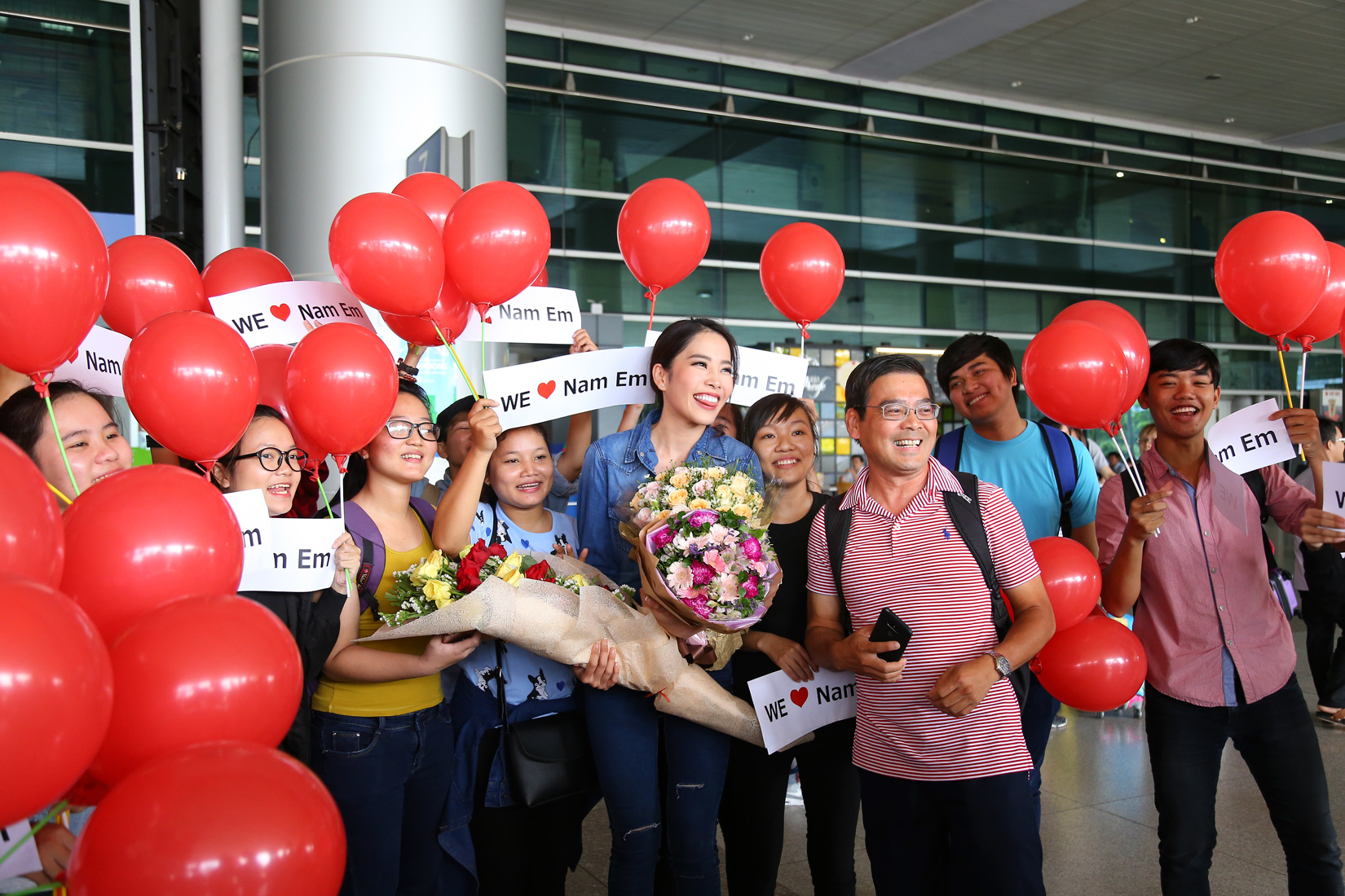 Nam Em cũng được rất nhiều fan hâm mộ Phillipines yêu quý và cổ vũ. Ngay sau khi Top 16 không có mặt thí sinh nước chủ nhà, các khán giả Phillipines đã chuyển sang ủng hộ Nam Em rất nồng nhiệt. Chính điều đó đã giúp Nam Em có phần trình diễn tự tin và thăng hoa trên sân khấu.