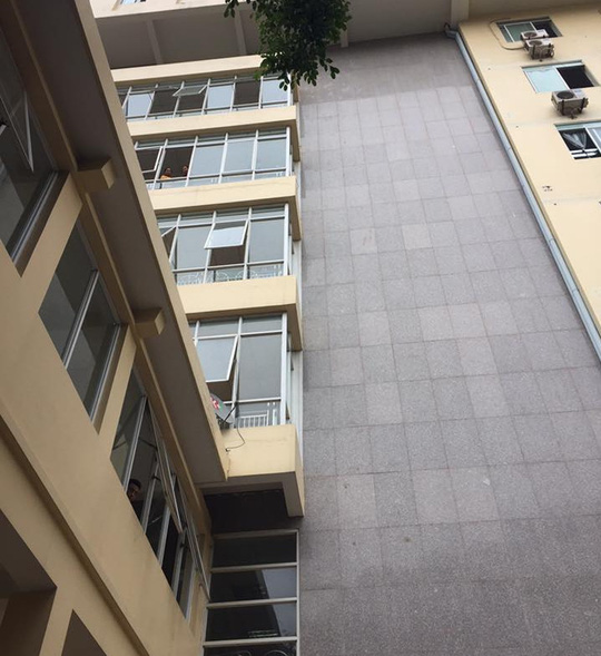 Rơi từ tòa nhà bệnh viện 9 tầng, người đàn ông tử vong