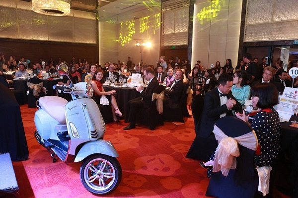 HanoiA và Vespa đã dành tặng số tiền thu được cho quỹ Operation Smile