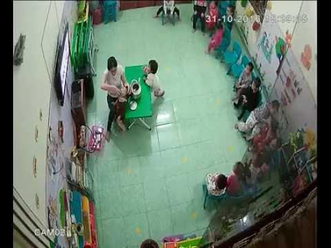 Hà Nội: Đình chỉ cơ sở mầm non có cô giáo thô bạo khi chăm trẻ