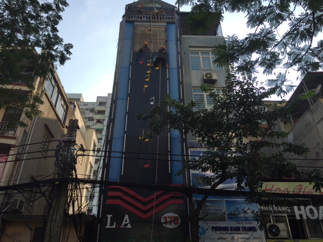 Một quán trên đường