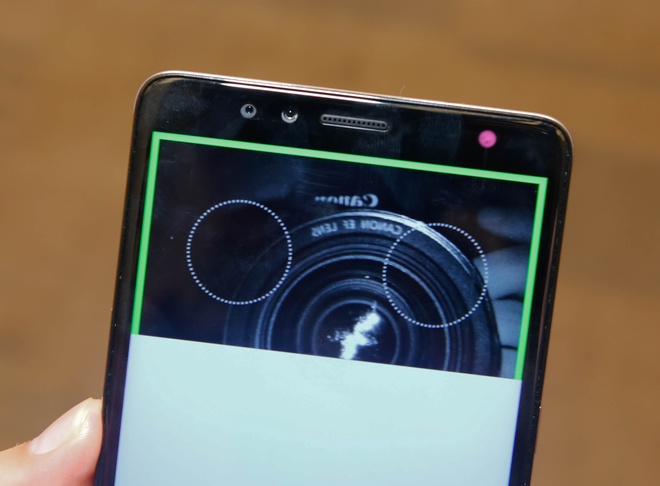 Phablet Việt đầu tiên bảo mật mống mắt giống Note 7
