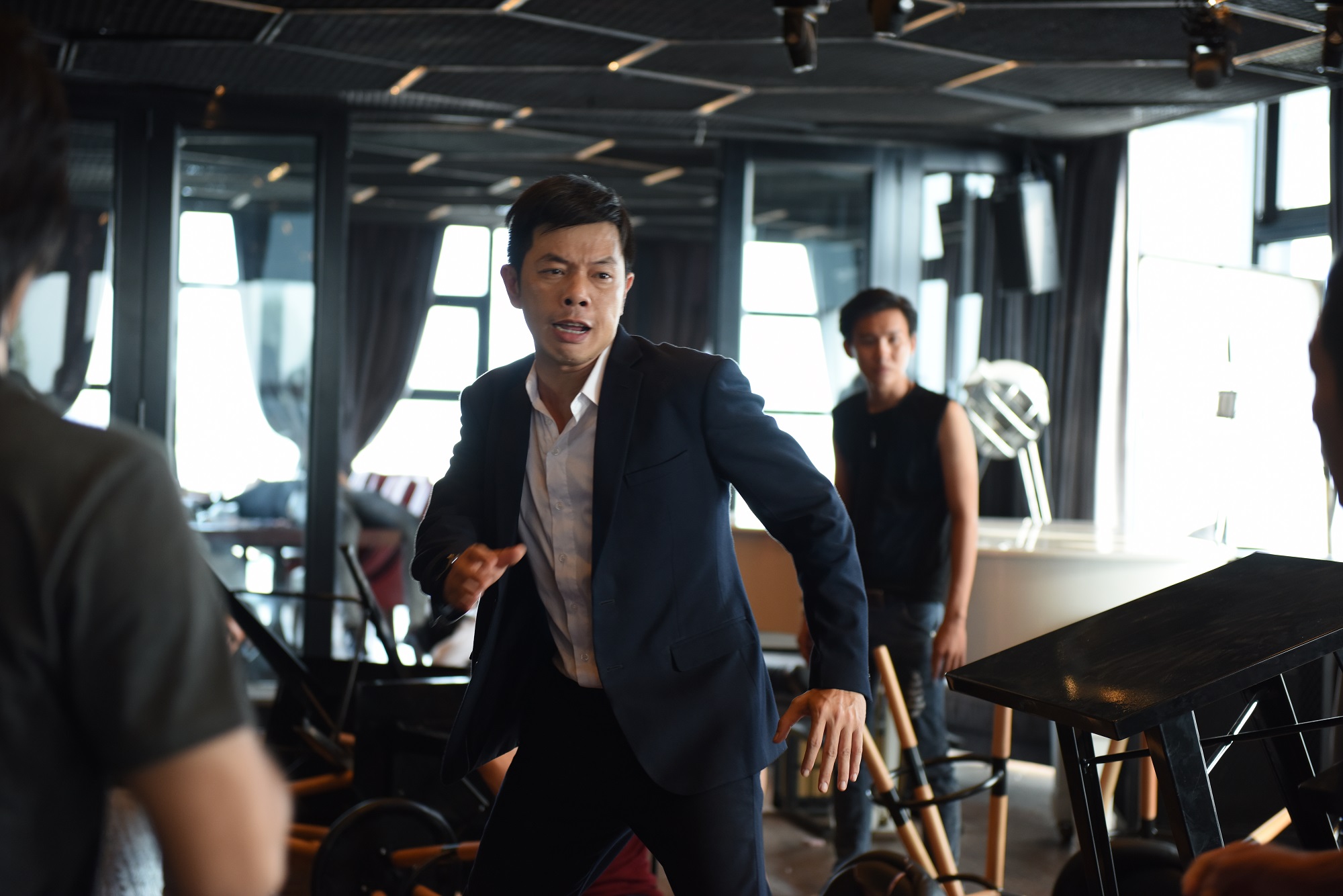 &quot;Ông hoàng phòng vé&quot; Thái Hòa lần đầu lăn xả với vai diễn hành động