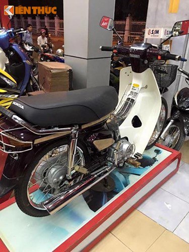 Honda Dream II giá 350 triệu tại Việt Nam là &quot;hàng dựng&quot;?