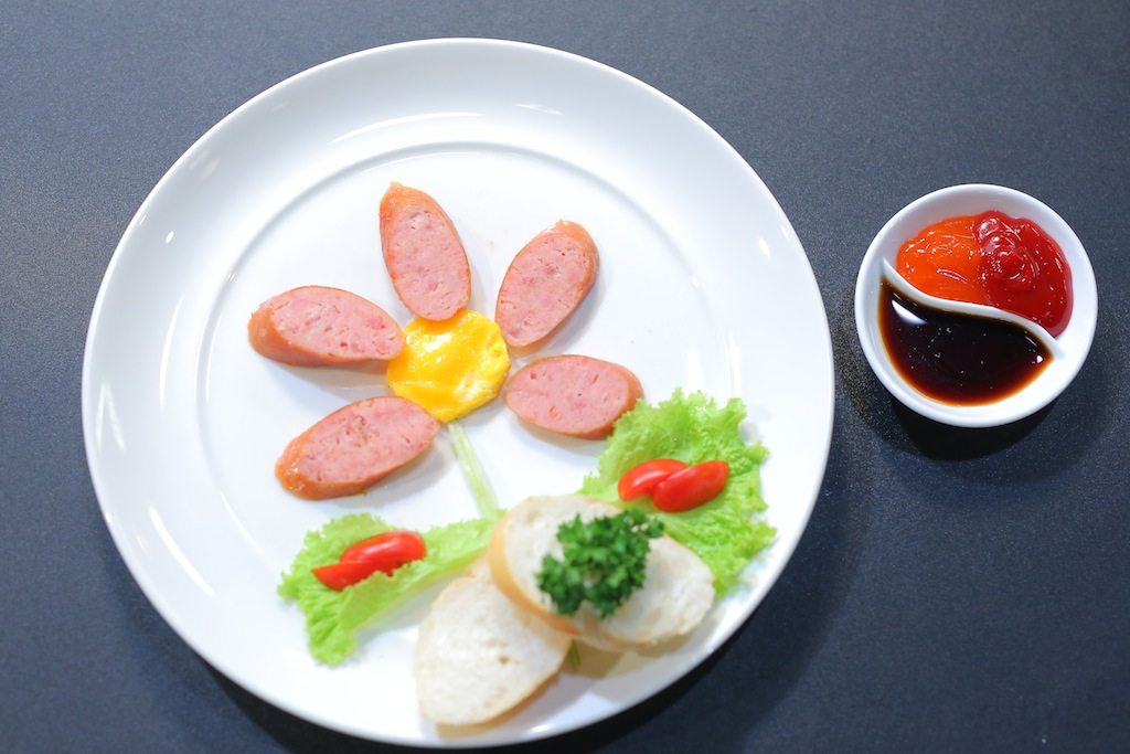 Hiền Anh với món trứng ốp la