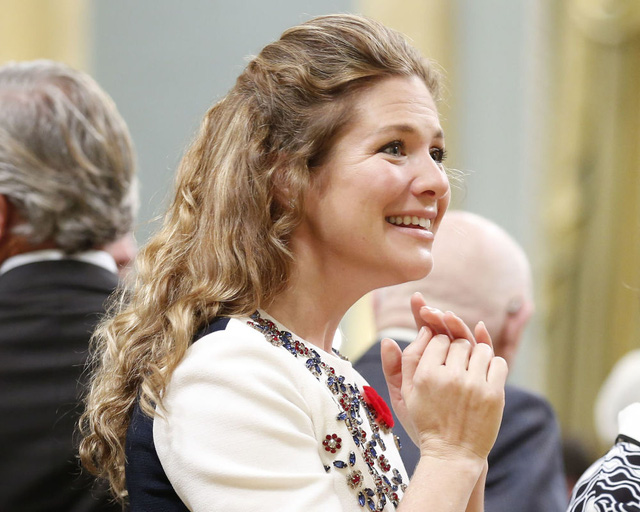 Bà Gregoire và ông Trudeau quen biết nhau từ khi còn nhỏ. Bà từng làm việc trong lĩnh vực truyền hình trong 5 năm và hiện vẫn là người dẫn chương trình trên đài phát thanh. (Ảnh: AFP)