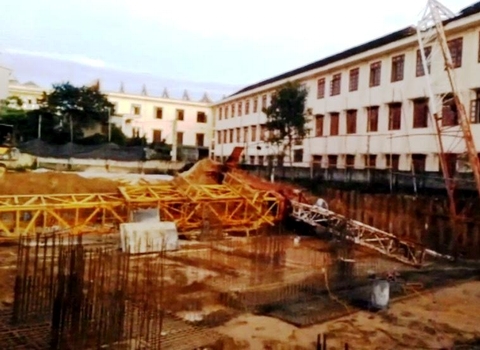 Vụ cần cẩu rơi đè chết học sinh: Công trình chưa được cấp phép
