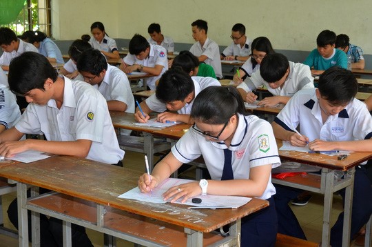 Thi trắc nghiệm, thí sinh giỏi nhất phòng ho để nhắc bài