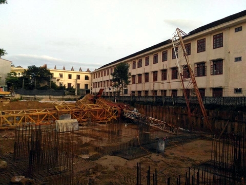 Xác định nguyên nhân cần cẩu rơi đè chết nam sinh tử