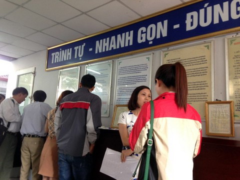Chưa hết hạn đã phải đổi giấy phép lái xe, nhiều người dính 'bẫy lừa' của 'cò mồi'