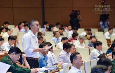 Đại biểu Phùng Đức Tiến