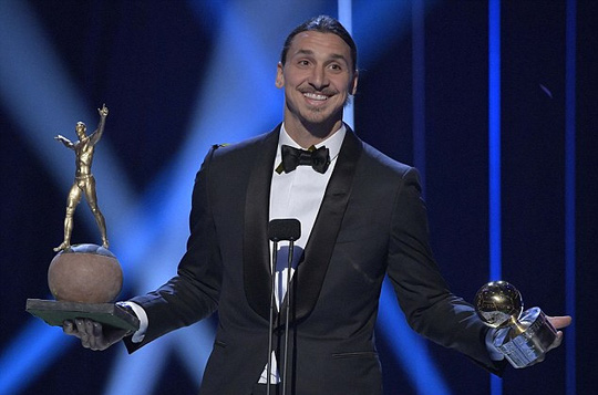 11 lần đoạt Quả bóng vàng, Ibrahimovic được dựng tượng