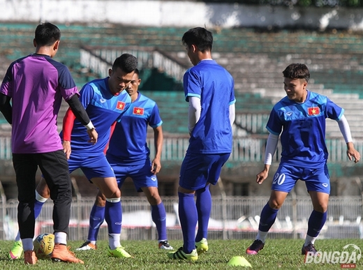 Tuyển Việt Nam cần &quot;bịt tai&quot; để đấu Malaysia