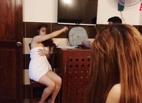 'Chân dài' miền Bắc vào Nam rao bán dâm qua mạng xã hội