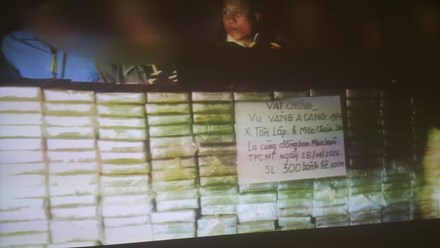 Giấu 300 bánh heroin trong can nhựa mang đi tiêu thụ