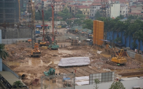 Hà Nội: Dự án dừng thi công 7 năm vẫn &quot;đang xin giấy phép&quot;