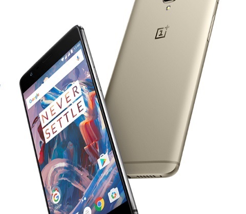 1. OnePlus 3. Đây là một trong những smartphone “đốn tim” người dùng năm nay. Điện thoại thông minh này tập hợp tất cả các thành phần của mô hình cao cấp từ thiết kế, giao diện đến thông số kỹ thuật, tuổi thọ pin. Tất cả chỉ niêm yết với giá cạnh tranh 399 euro. So với OnePlus 2, phiên bản thứ ba này mang đến độ mảnh trong thiết kế, hiệu suất mạnh mẽ, sạc nhanh, quản lý độ nóng tốt hơn, màn hình với độ tương phản sáng hơn, camera phía trước tốt nhất, cảm biến sinh trắc học và NFC. OnePlus 3 là một điện thoại thông minh cao cấp, thực sự quyến rũ. Điều này càng tuyệt hơn với sản phẩm ở mức giá này. 