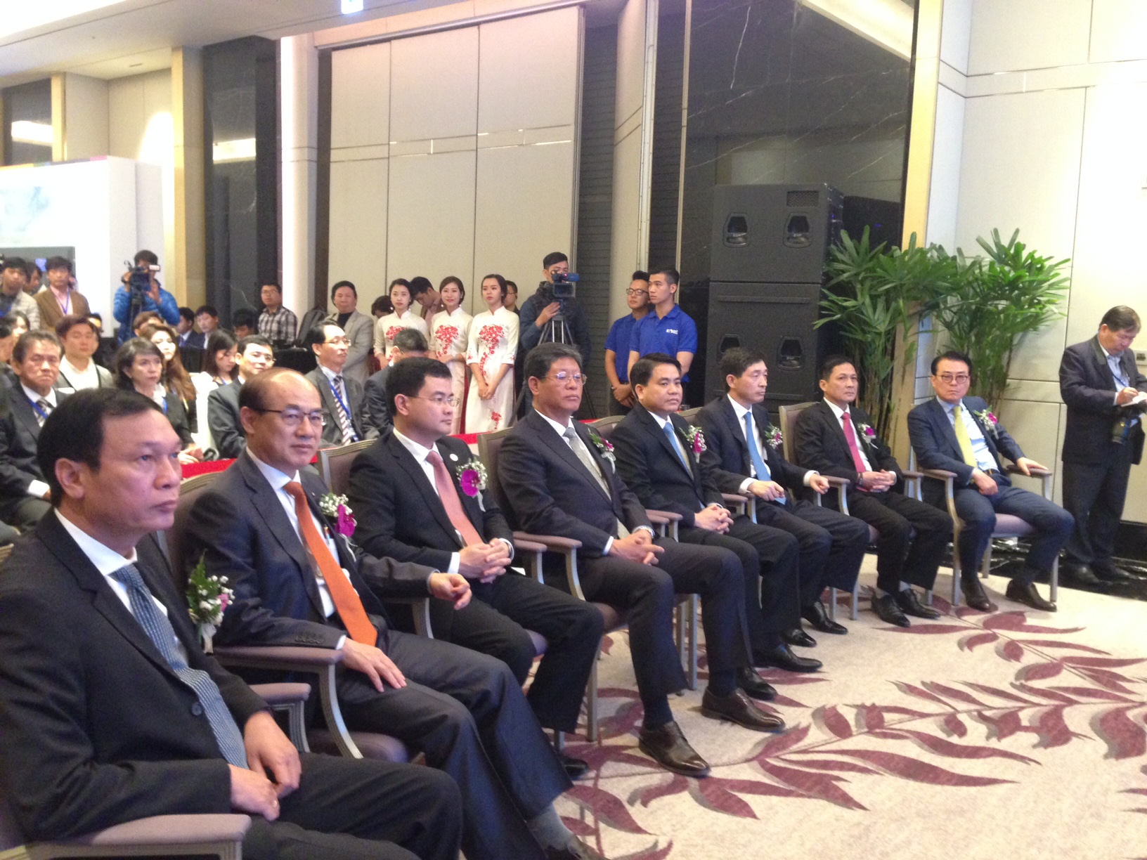 Các đại biểu tham dự Triển lãm giao thương Hàn Quốc 2016