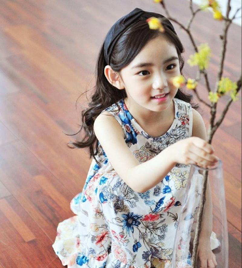 Với đôi mắt to tròn và gương mặt bầu bĩnh, đáng yêu, Eun Chae được mọi người được mọi người khen ngợi về vẻ ngoài trong sáng như thiên thần.